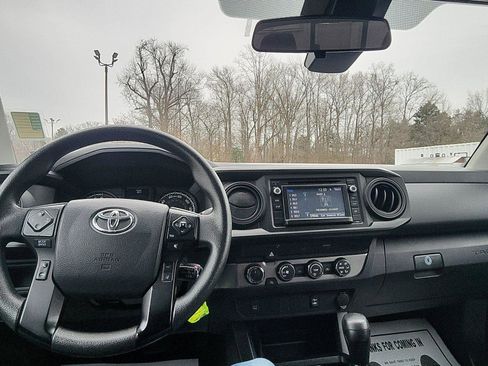 Used 2019 Toyota Tacoma SR image 20