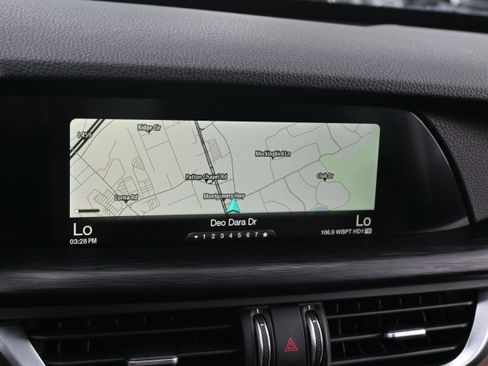 Used 2018 Alfa Romeo Stelvio AWD image 20