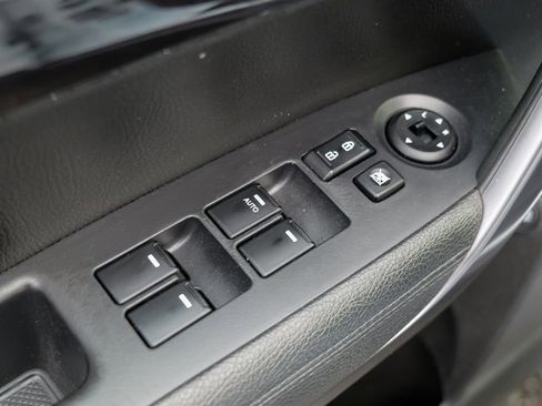 Used 2014 Kia Sorento LX image 17