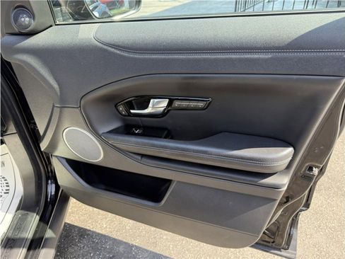 Used 2017 Land Rover Range Rover Evoque SE Premium image 29