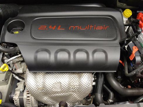 Used 2021 Jeep Renegade Latitude image 30