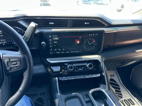 Used 2025 GMC Sierra 2500 Denali Ultimate w/ Max Trailering Package image 24