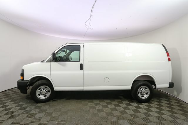 Used 2025 Chevrolet Express 2500 w/ Driver Convenience Package RWD image 6