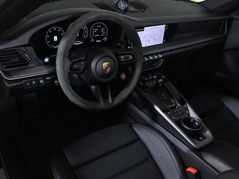 Certified 2025 Porsche 911 Carrera image 4