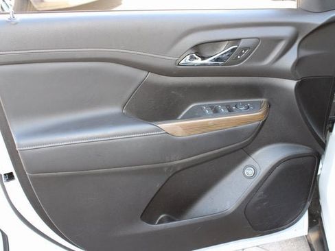 Used 2023 GMC Acadia SLE w/ Driver Convenience Package image 29