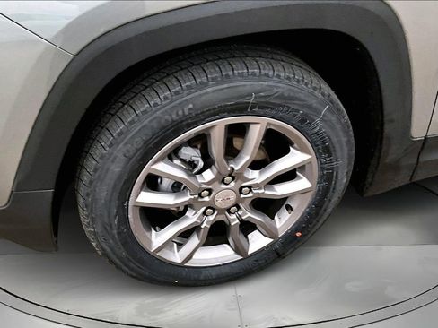 Used 2024 GMC Terrain SLT image 26