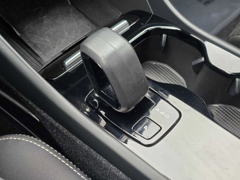 Certified 2023 Volvo XC40 Recharge Ultimate image 31