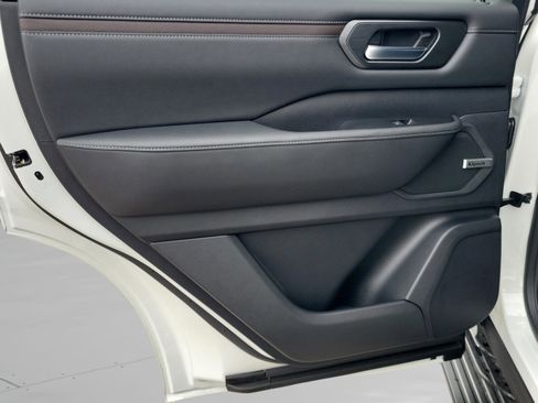 New 2026 Nissan Armada SL image 33