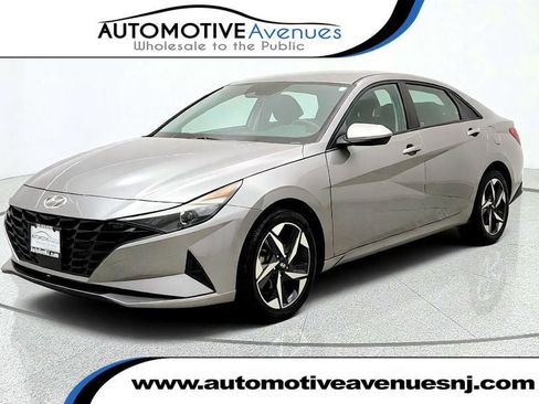 Used 2023 Hyundai Elantra SEL w/ Convenience Package FWD image 1
