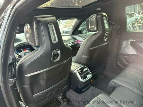 Used 2023 BMW 760i xDrive image 27