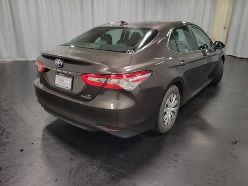 Used 2019 Toyota Camry LE FWD image 9