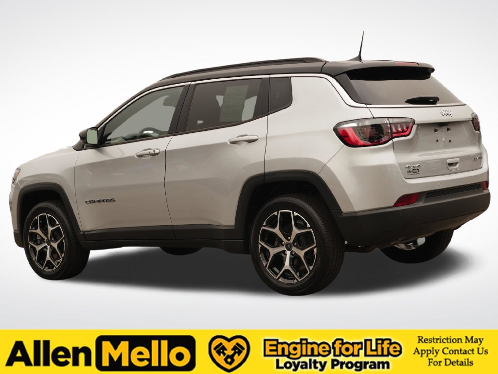 Used 2026 Jeep Compass Limited AWD/4WD image 4