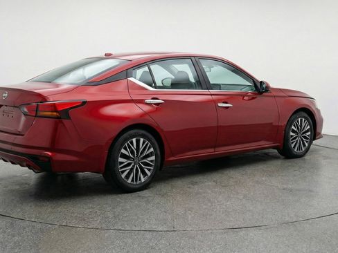 Used 2025 Nissan Altima 2.5 SV image 6