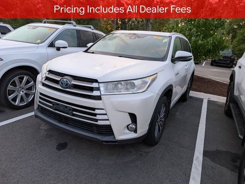 Used 2017 Toyota Highlander XLE AWD/4WD image 4