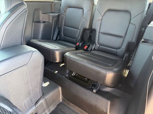 Used 2023 Ford Bronco Badlands image 14