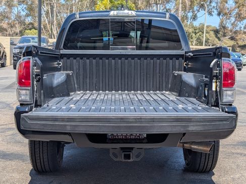 Used 2020 Toyota Tacoma TRD Sport w/ Technology Package AWD/4WD image 9