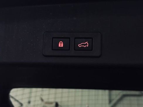 Used 2025 Subaru Ascent Limited w/ Popular Package #1 image 13