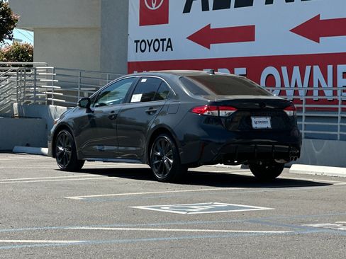 New 2026 Toyota Corolla SE image 3
