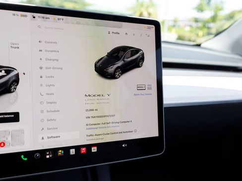 Used 2023 Tesla Model Y Long Range AWD/4WD image 31