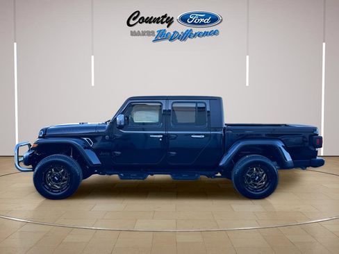 Used 2022 Jeep Gladiator Sport image 3