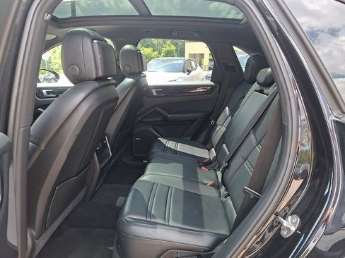 Used 2019 Porsche Cayenne AWD/4WD image 10