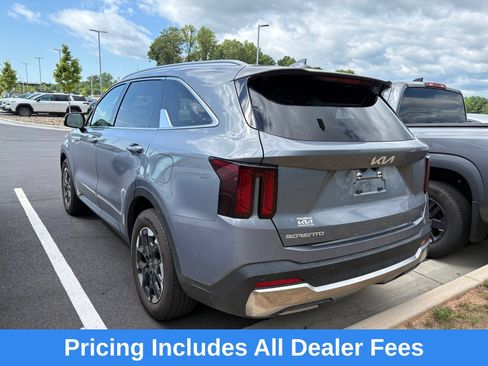 Used 2025 Kia Sorento S FWD image 4