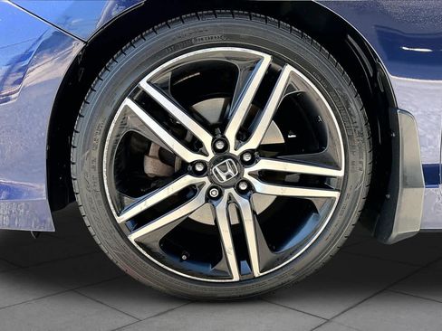 Used 2017 Honda Accord Sport image 11