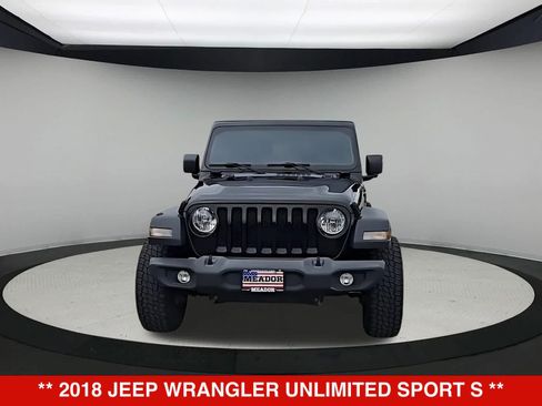 Used 2018 Jeep Wrangler Unlimited Sport S AWD/4WD image 3