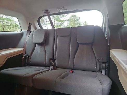 Used 2022 Kia Carnival LX FWD image 14