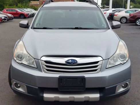Used 2011 Subaru Outback 2.5i Limited w/ PWR Moonroof Pkg AWD/4WD image 2