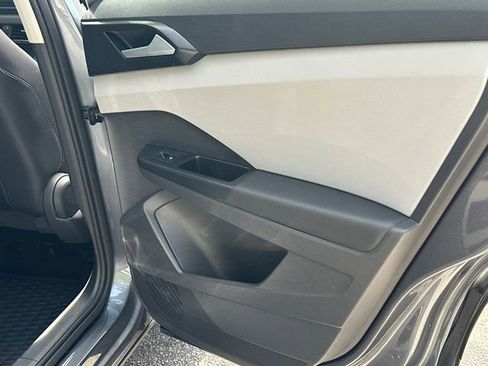 Used 2022 Volkswagen Taos SE w/ IQ.Drive SE Package image 32