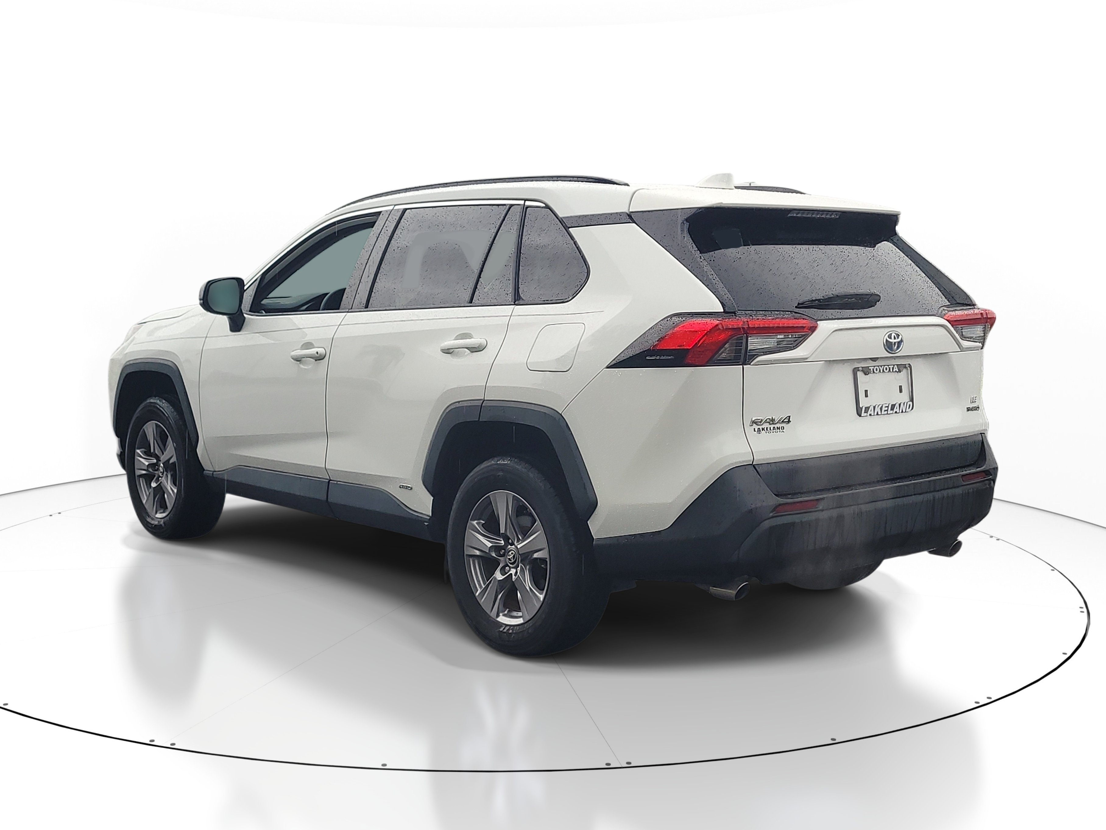 Used 2023 Toyota RAV4 LE AWD/4WD image 5