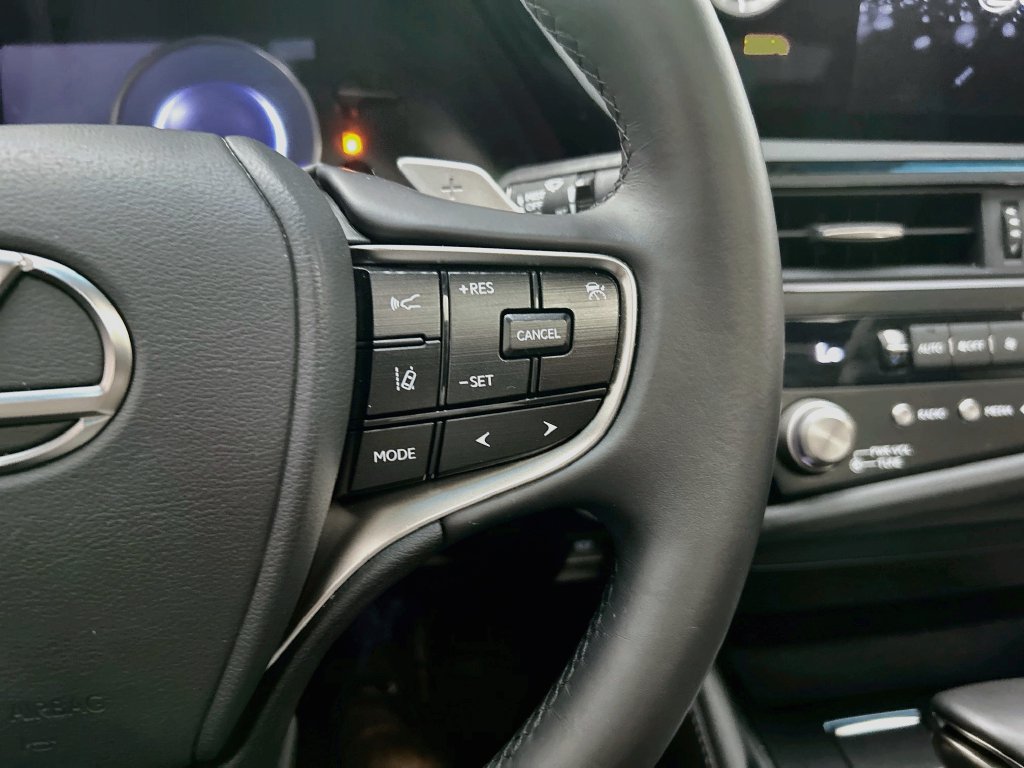 Used 2025 Lexus ES 350 w/ Accessory Package (Z2) FWD image 12