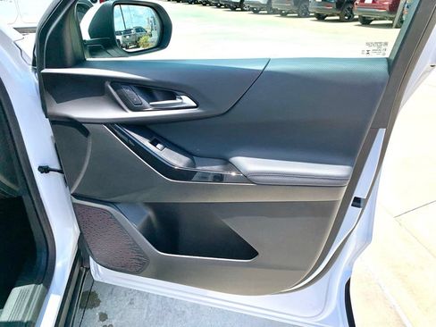 Used 2025 Chevrolet Equinox LT FWD image 25