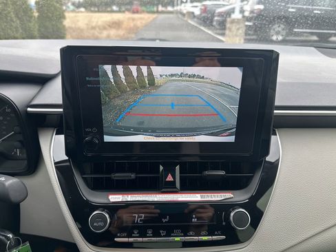 Certified 2025 Toyota Corolla LE image 18