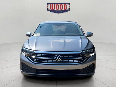 Used 2024 Volkswagen Jetta SE FWD image 5
