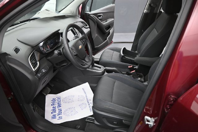Used 2017 Chevrolet Trax LT AWD/4WD image 18