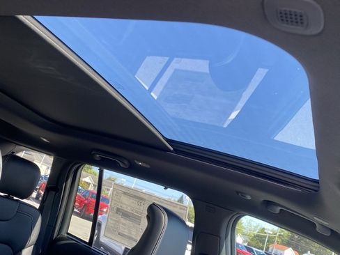 New 2025 Jeep Grand Cherokee Overland w/ Adv Protech Group III image 33