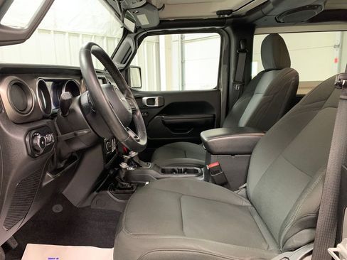 Used 2021 Jeep Wrangler Sport AWD/4WD image 4