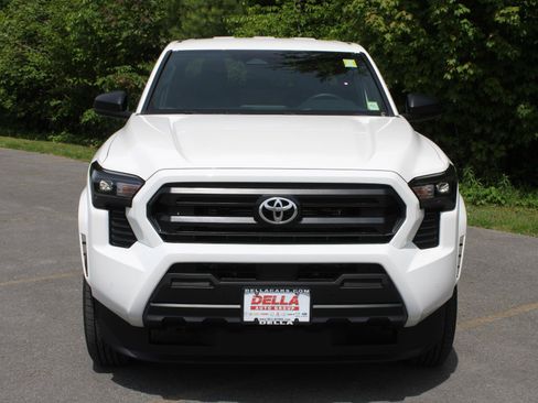 New 2026 Toyota Tacoma SR RWD image 2