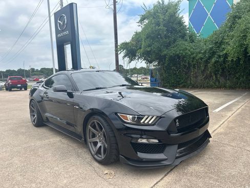 Used 2017 Ford Mustang Shelby GT350 w/ Electronics Package RWD image 3