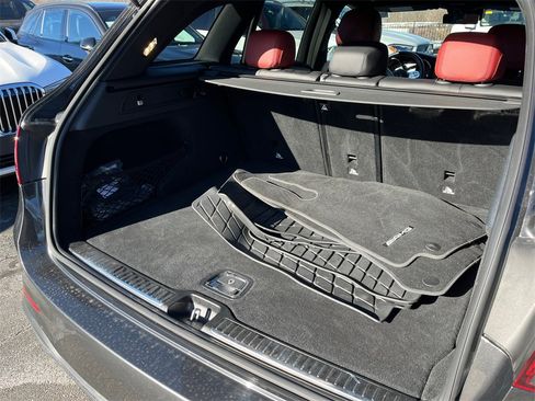 Certified 2022 Mercedes-Benz GLC 300 4MATIC w/ AMG Line image 18