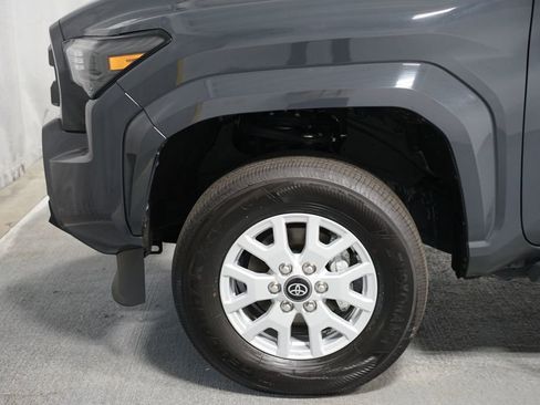 Used 2024 Toyota Tacoma SR5 AWD/4WD image 5