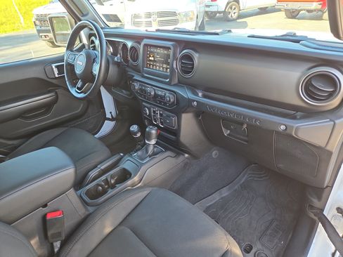 Used 2019 Jeep Wrangler Unlimited Sport S AWD/4WD image 19