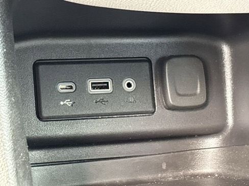 Certified 2024 Chevrolet Equinox LS w/ LS Convenience Package image 30