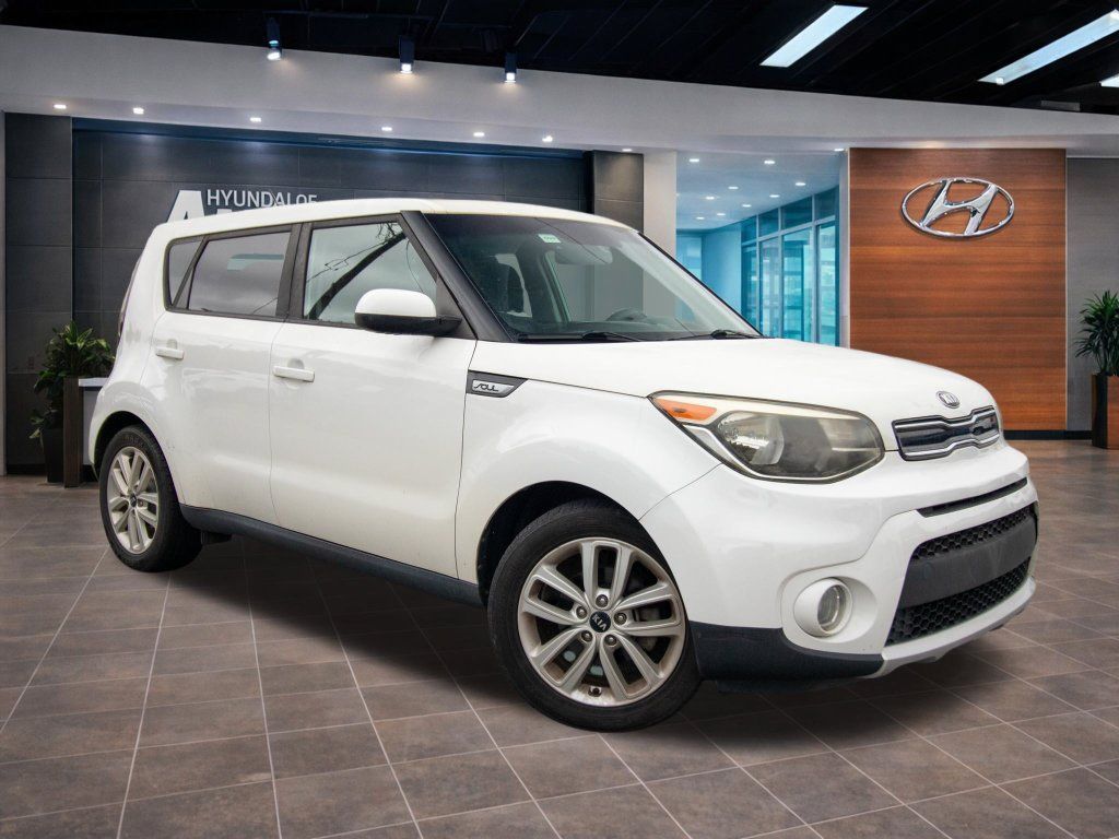 Used 2018 Kia Soul + FWD image 3