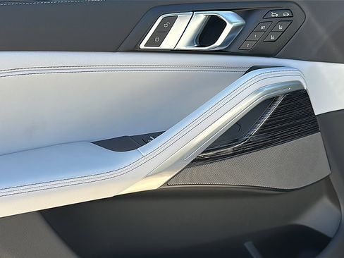 New 2026 BMW X6 xDrive40i image 13