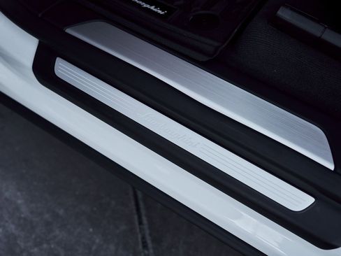 Used 2024 Lamborghini Urus S image 36