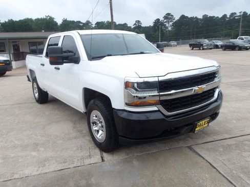 Used 2018 Chevrolet Silverado 1500 W/T w/ Trailering Package AWD/4WD image 4