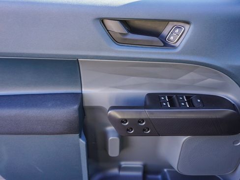 New 2025 Ford Maverick XL image 16